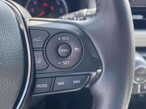 Used 2019 Toyota RAV4 XLE Premium w/ Cold Weather Package FWD image 19