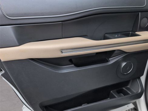 Used 2024 Ford Expedition Max Limited image 34