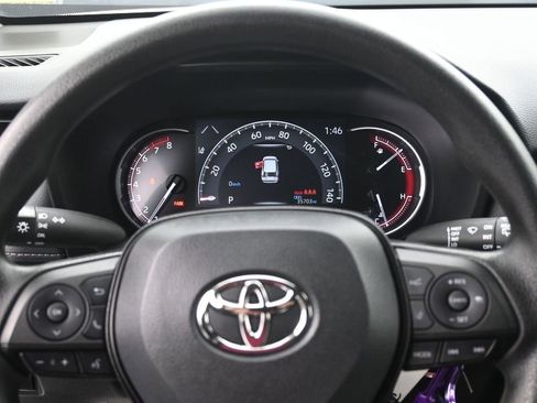 Used 2023 Toyota RAV4 LE AWD/4WD image 9