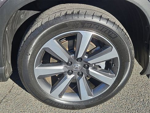 Used 2024 Honda Pilot Touring image 10