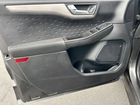 Used 2020 Ford Escape SE FWD image 8