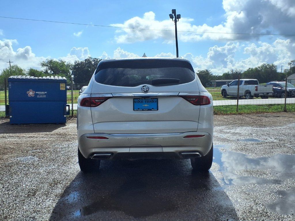 Used 2022 Buick Enclave Premium w/ Surround and Sites Package FWD image 4