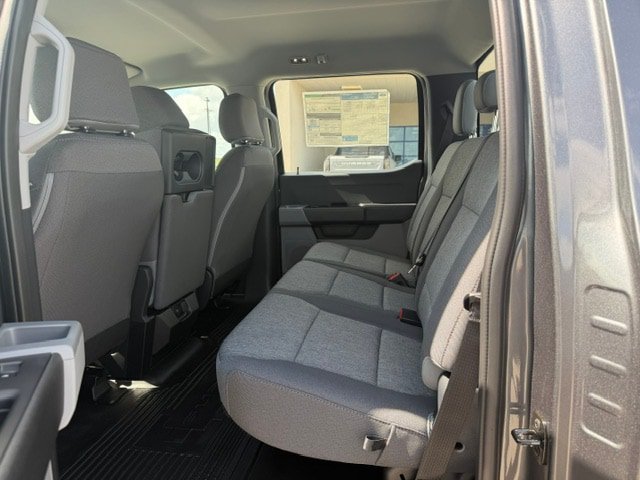 New 2027 Ford F250 XL w/ Camper Package RWD image 8