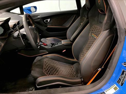 Used 2023 Lamborghini Huracan Tecnica image 8