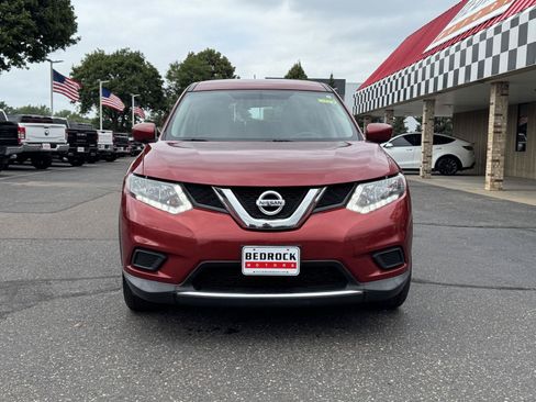 Used 2016 Nissan Rogue S FWD image 2