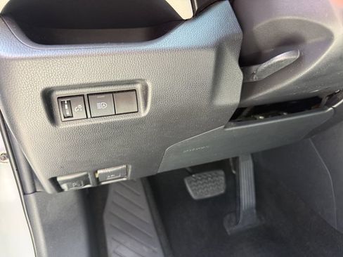 Used 2019 Toyota RAV4 XLE FWD image 27
