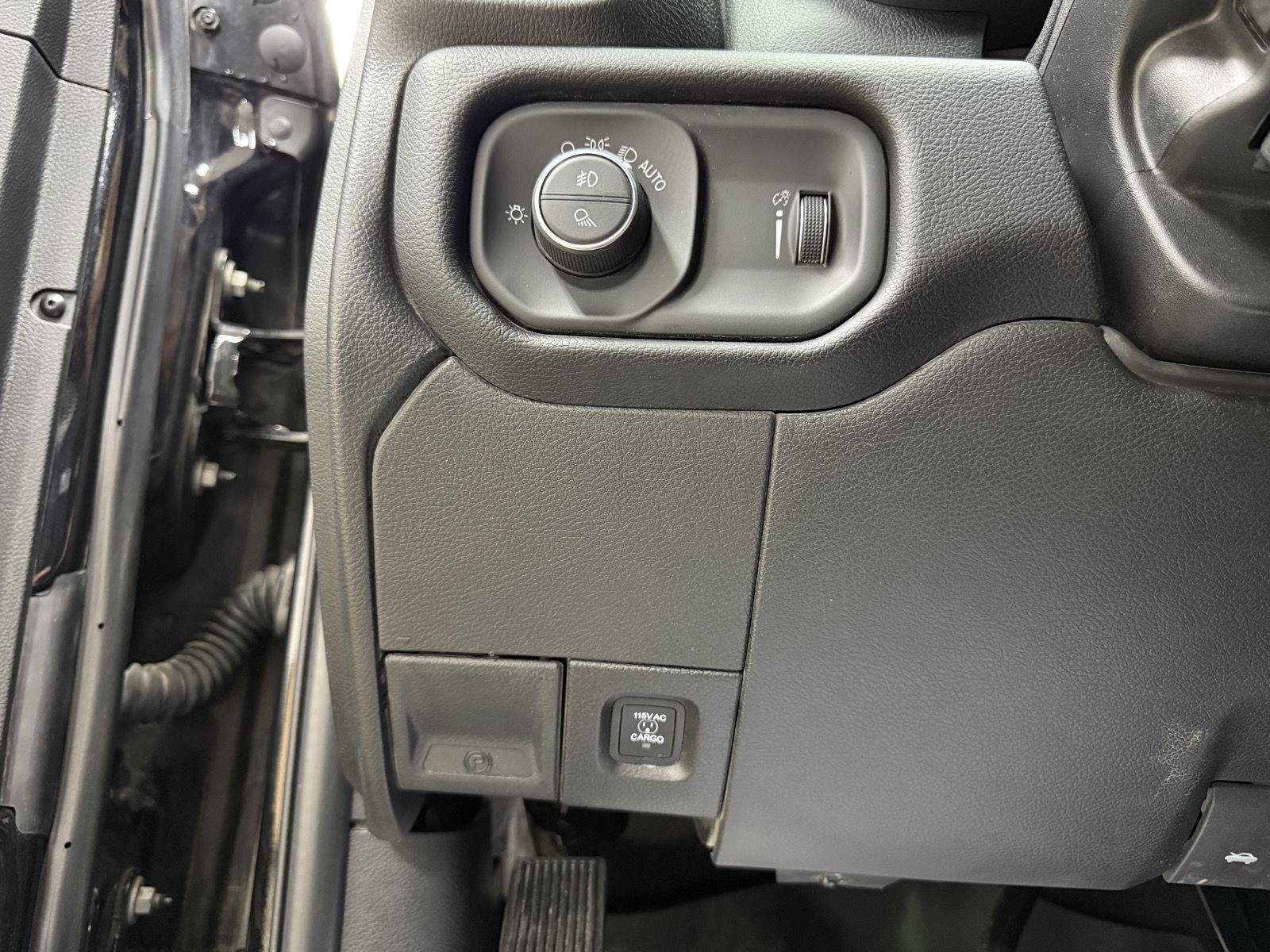 Used 2022 RAM 3500 Big Horn w/ Level A Equipment Group AWD/4WD image 11