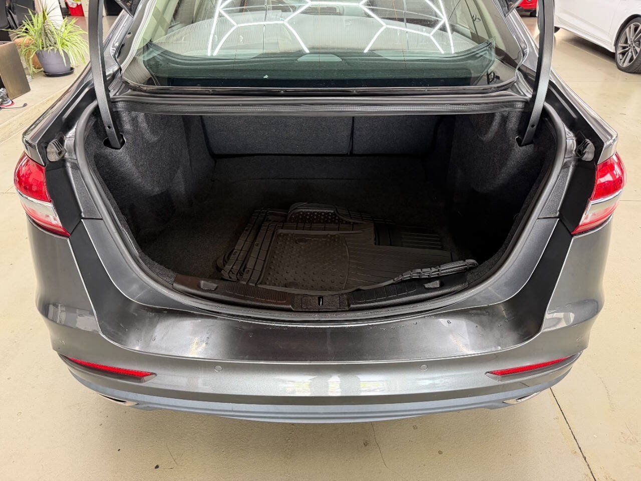 Used 2019 Ford Fusion Titanium AWD/4WD image 9