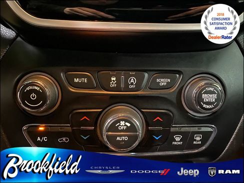 Used 2019 Jeep Cherokee High Altitude AWD/4WD image 25