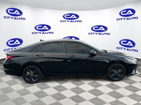 Used 2023 Hyundai Elantra SEL image 2