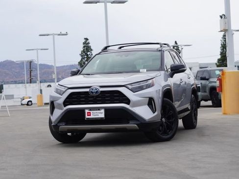 Used 2023 Toyota RAV4 XSE AWD/4WD image 4