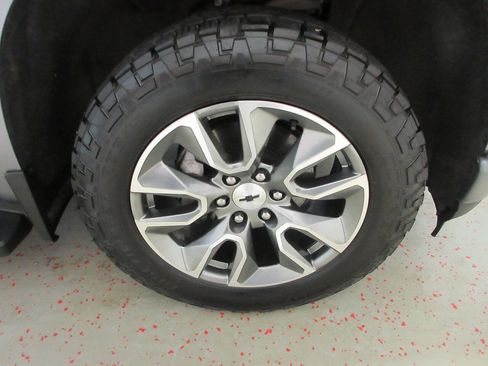 Used 2021 Chevrolet Silverado 1500 RST w/ Convenience Package II AWD/4WD image 30