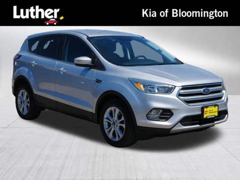 Used 2017 Ford Escape SE AWD/4WD image 1