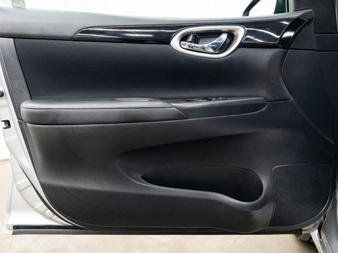 Used 2017 Nissan Sentra SV FWD image 19