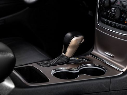 Used 2017 Jeep Grand Cherokee Limited image 32