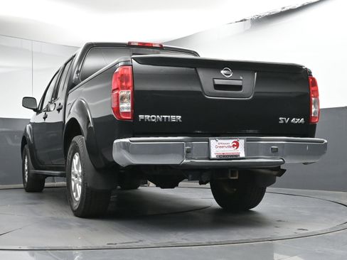 Used 2016 Nissan Frontier SV image 25