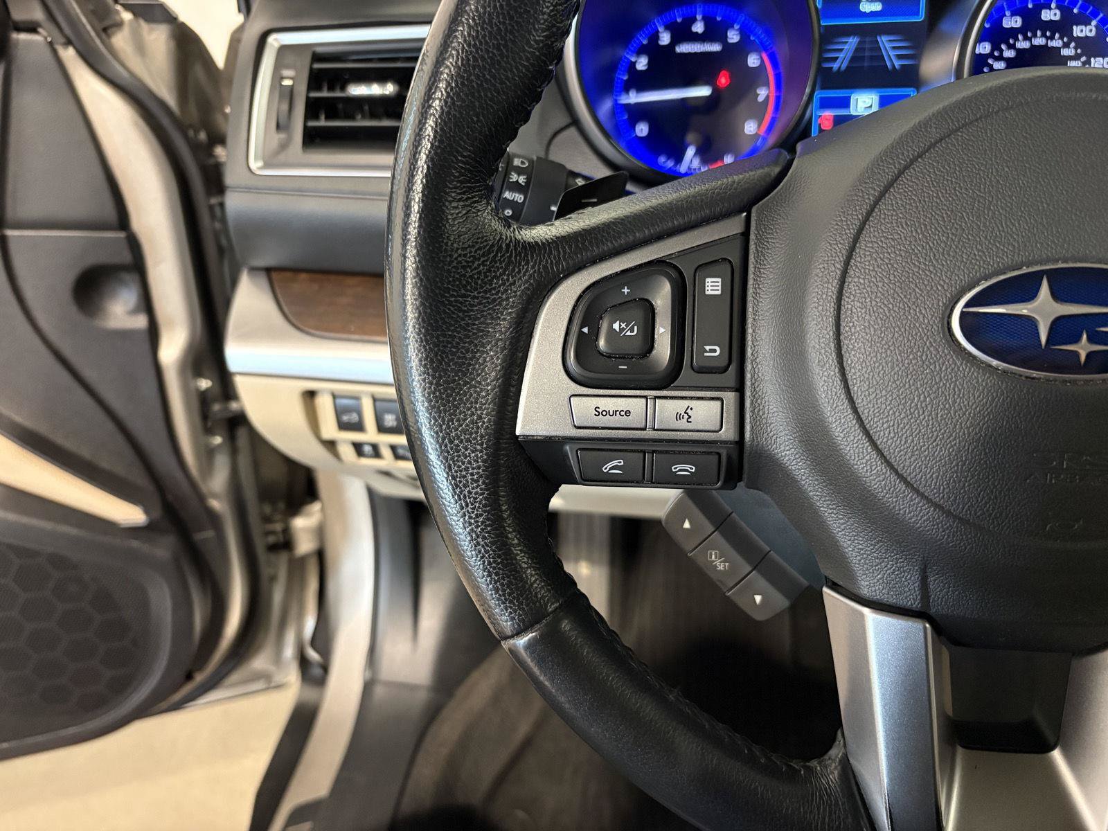 Used 2017 Subaru Outback 2.5i Limited AWD/4WD image 24