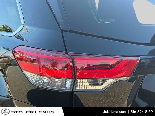 Used 2018 Toyota Highlander SE w/ Protection Package #3 AWD/4WD image 13