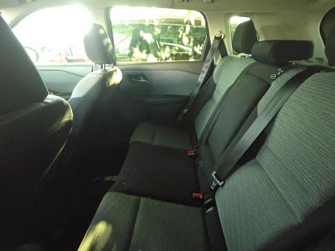 Certified 2023 Nissan Rogue SV FWD image 5