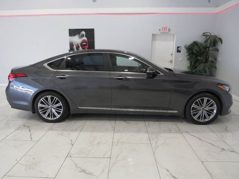Used 2018 Genesis G80 3.8 RWD image 2