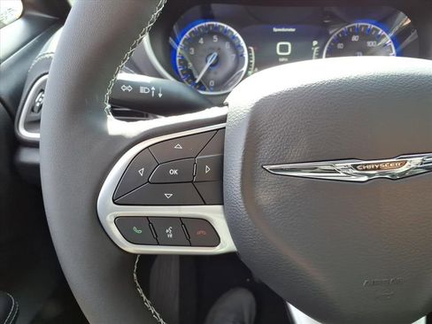 New 2026 Chrysler Pacifica Select FWD image 21