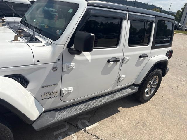 Used 2018 Jeep Wrangler Unlimited Sahara AWD/4WD image 6