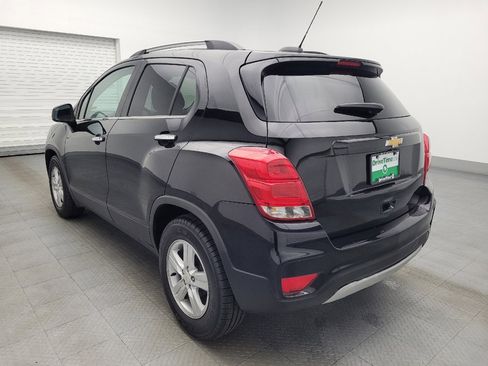 Used 2020 Chevrolet Trax LT w/ LT Convenience Package FWD image 5
