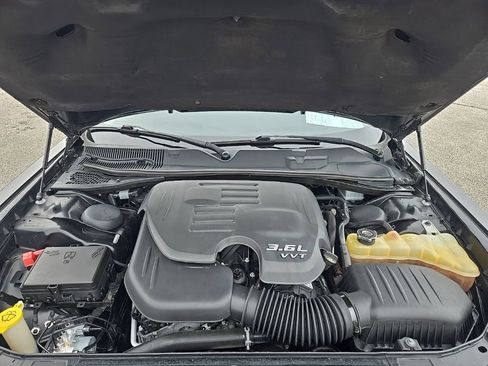 Used 2019 Dodge Challenger SXT image 20