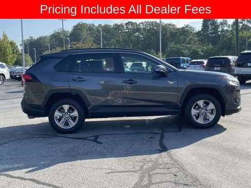 Used 2025 Toyota RAV4 XLE AWD/4WD image 6