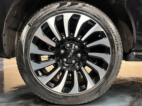 Used 2023 Lincoln Navigator L Black Label image 8