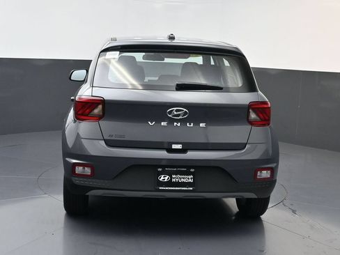 Certified 2026 Hyundai Venue SE FWD image 5