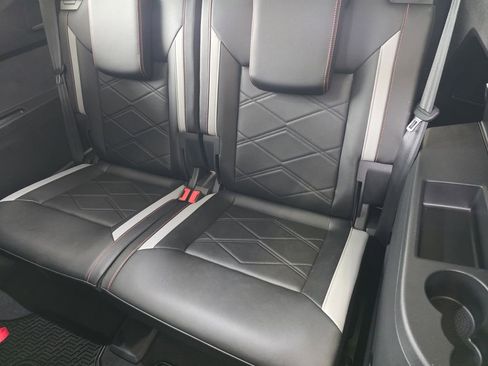 Used 2024 Volkswagen Atlas Peak Edition SEL AWD/4WD image 26