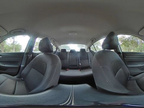 Used 2025 Nissan Altima 2.5 SV FWD image 42
