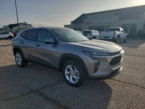 New 2026 Chevrolet Trax LS FWD image 18