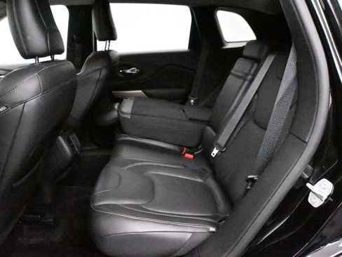 Used 2018 Jeep Cherokee Limited AWD/4WD image 9