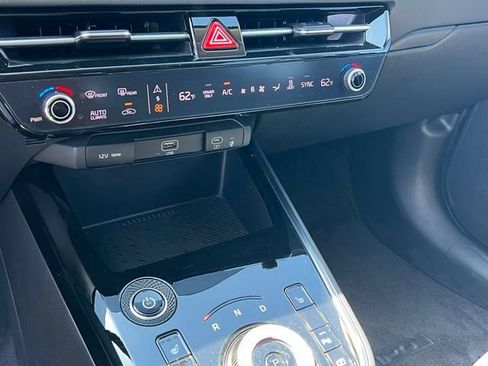 Certified 2023 Kia Niro Wind FWD image 23