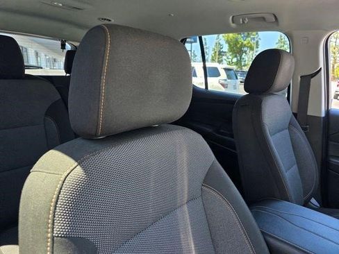 Certified 2021 Chevrolet Traverse LT FWD image 24