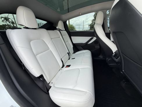Used 2020 Tesla Model Y Long Range AWD/4WD image 19