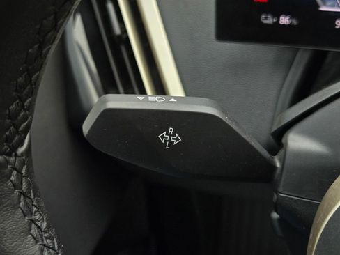 Used 2024 BMW iX xDrive50 w/ Sport Package image 33