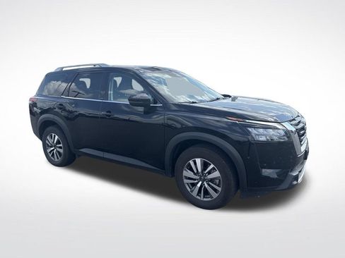 Used 2025 Nissan Pathfinder SL AWD/4WD image 4