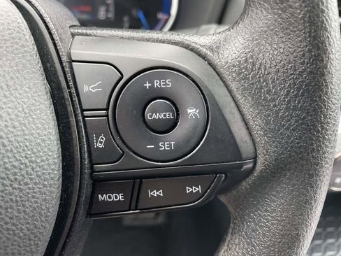 Used 2025 Toyota RAV4 XLE image 32