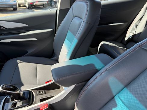 Used 2020 Chevrolet Bolt Premier w/ Infotainment Package FWD image 14
