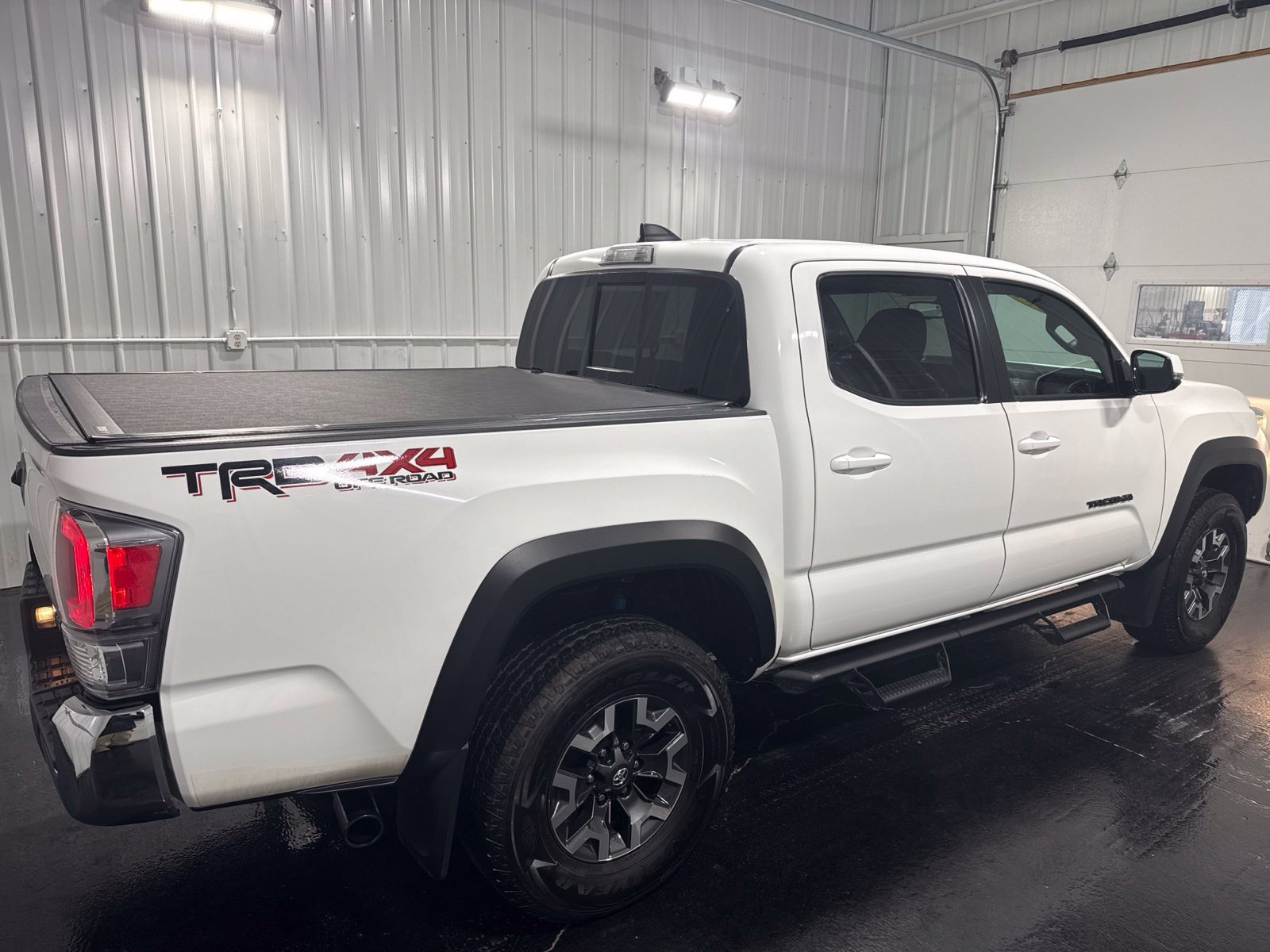 Used 2021 Toyota Tacoma TRD Off-Road w/ Blackout Package (TMS) AWD/4WD image 5