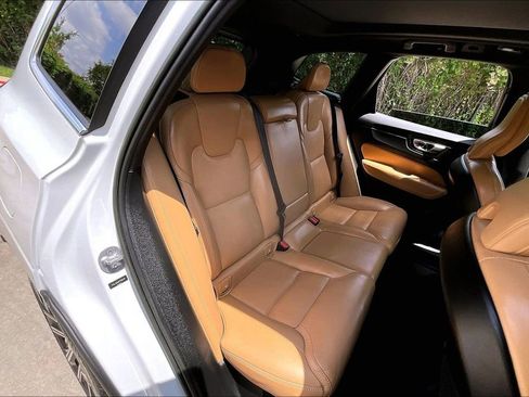 Used 2023 Volvo XC60 B5 Ultimate w/ Climate Package FWD image 35