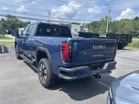 New 2026 GMC Sierra 3500 Denali w/ Denali Reserve Package AWD/4WD image 8