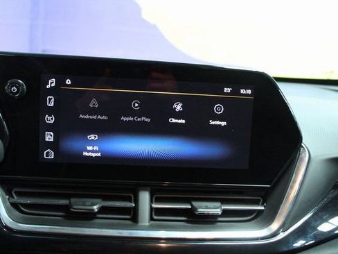 Certified 2025 Chevrolet Trax RS image 17