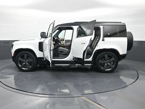 Used 2021 Land Rover Defender 110 X-Dynamic HSE AWD/4WD image 27