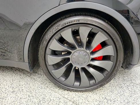 Used 2023 Tesla Model Y Long Range AWD/4WD image 9