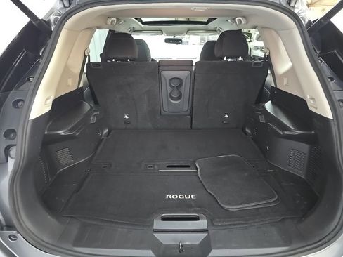 Used 2018 Nissan Rogue SV w/ Sun & Sound Touring Package image 12