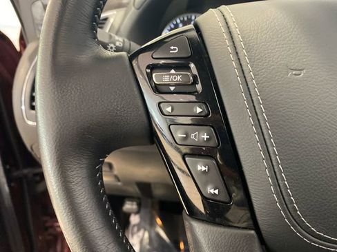 Used 2022 Nissan Armada Platinum w/ Captain's Chairs Package RWD image 23